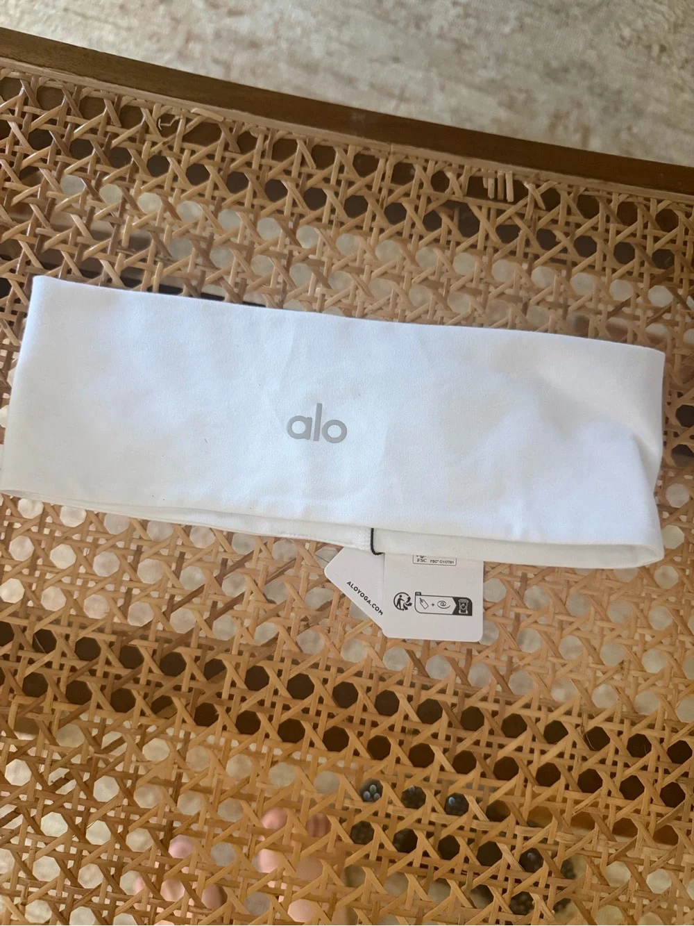 ALO Yoga Soft white Headband brand new